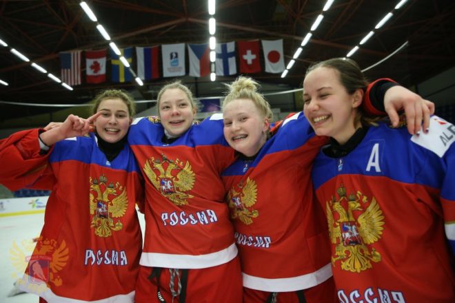 Инцидент с участием российской женской хоккейной команды на чешском льду